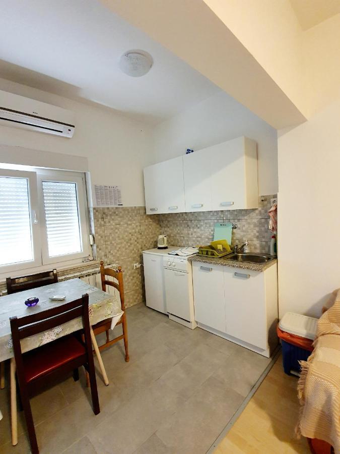 Apartamani Katarina Vl.Ilija Jusup Apartment Starigrad Paklenica Exterior photo