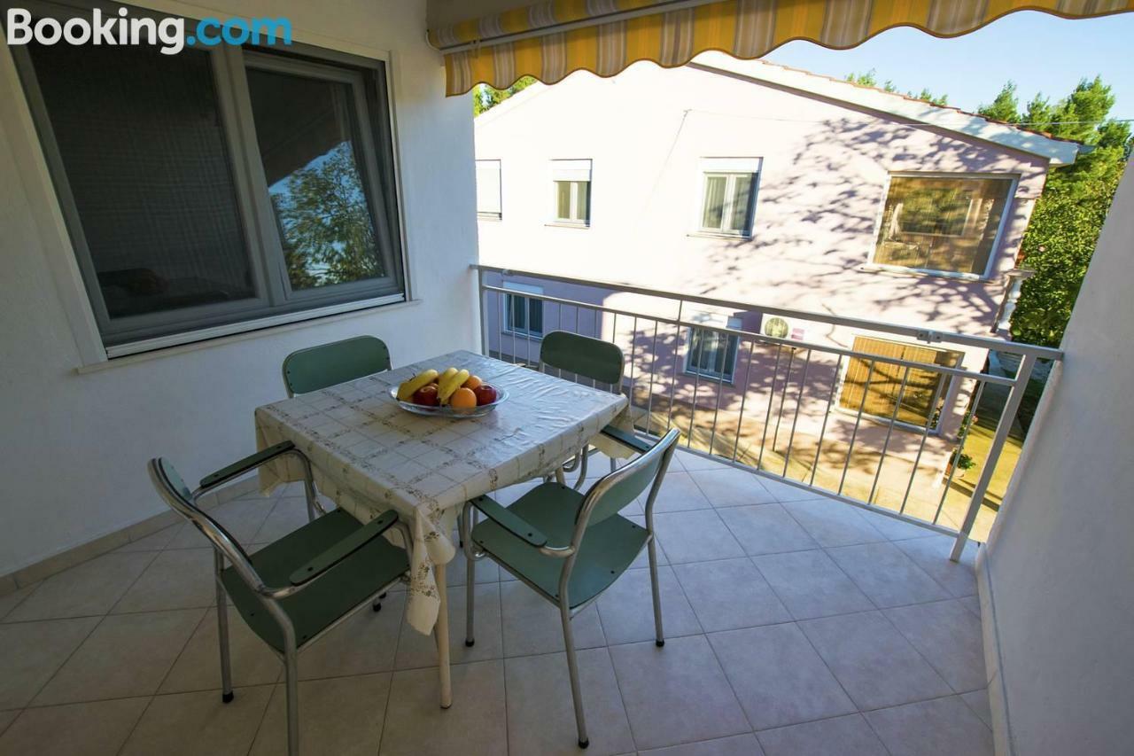 Apartamani Katarina Vl.Ilija Jusup Apartment Starigrad Paklenica Exterior photo