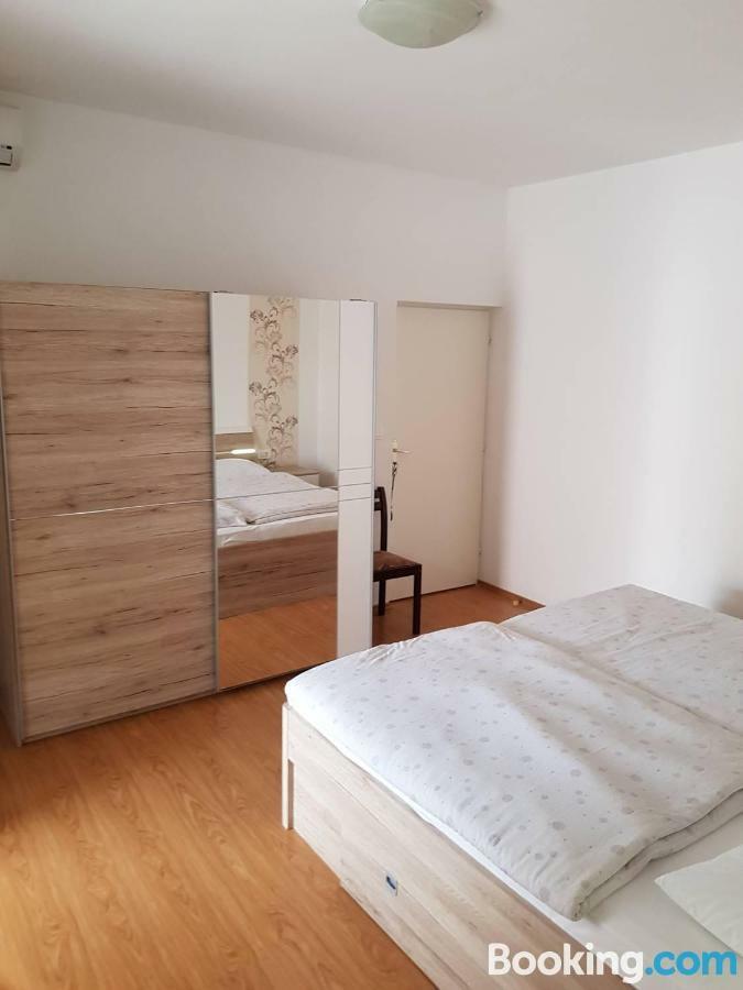Apartamani Katarina Vl.Ilija Jusup Apartment Starigrad Paklenica Exterior photo